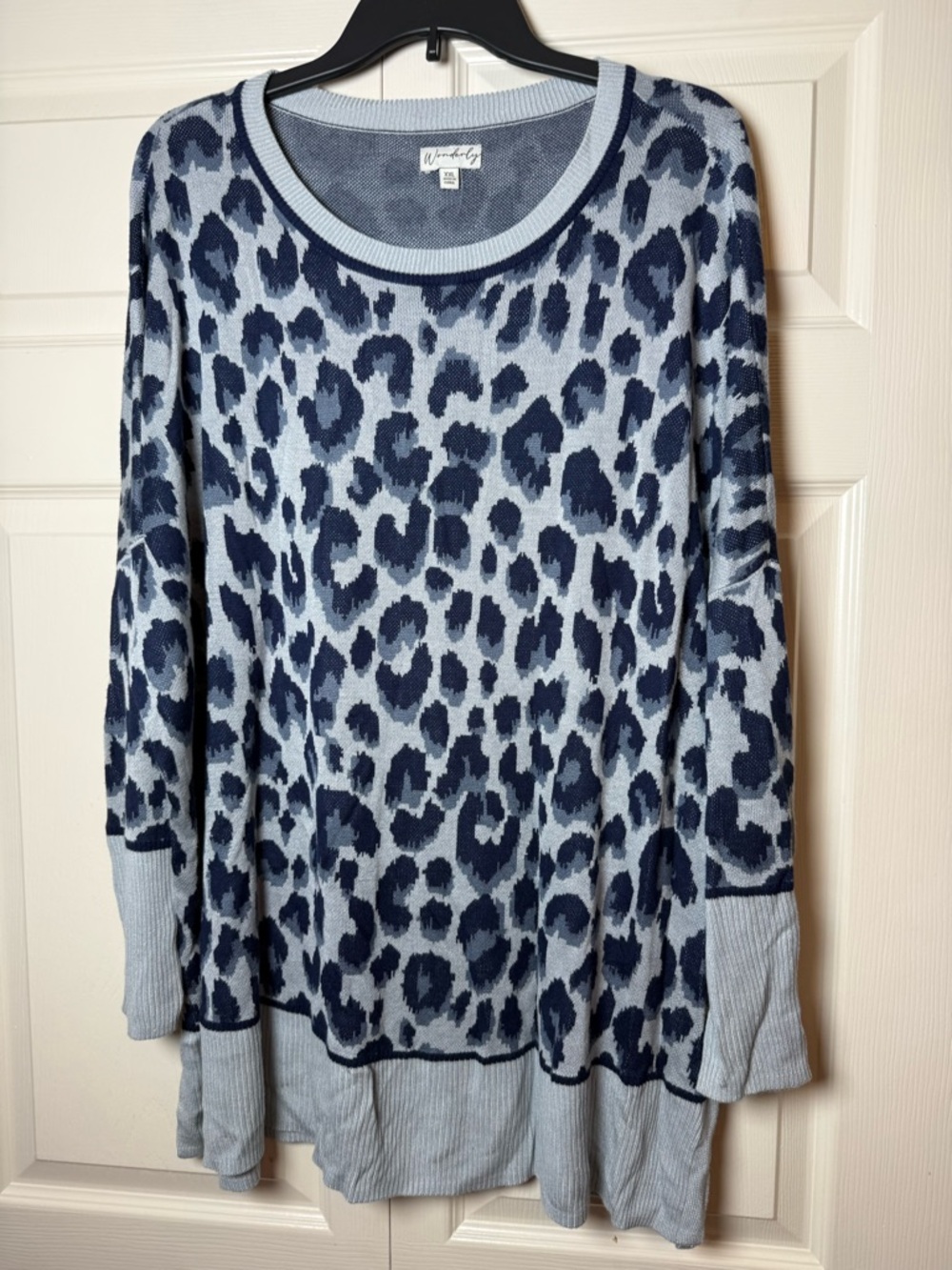 Wonderly Women’s‎ Leopard Print Sweater Top
